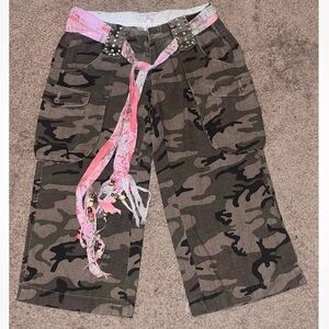 Vintage Early 2000 Y2k Joie Camo cargo Low Rise Waist shorts W Rhinestones Sz 2